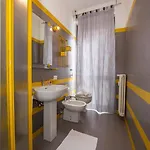 The Square Apartment Como